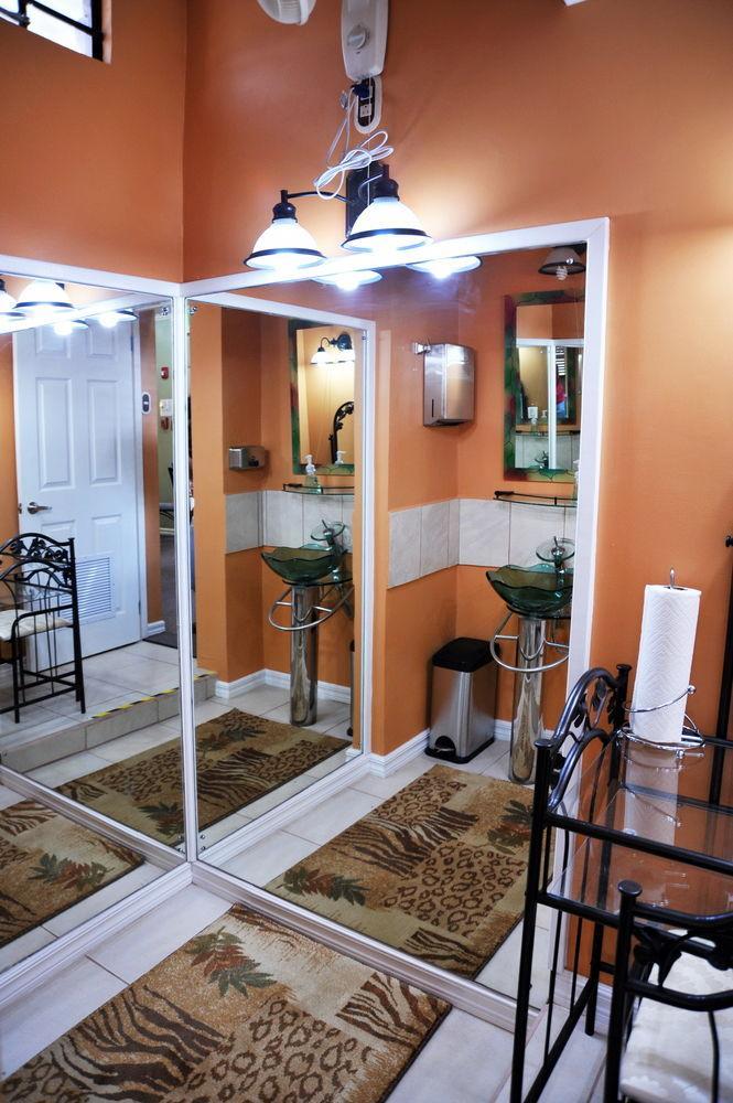 Culture Crossroads Inn Port of Spain Extérieur photo