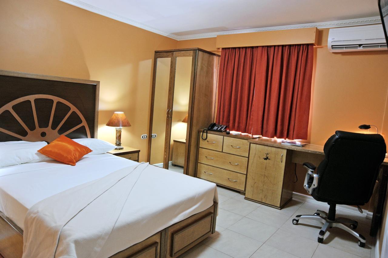 Culture Crossroads Inn Port of Spain Extérieur photo