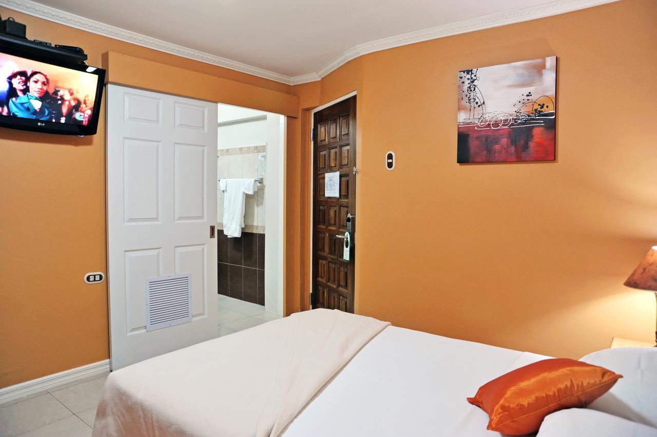 Culture Crossroads Inn Port of Spain Extérieur photo