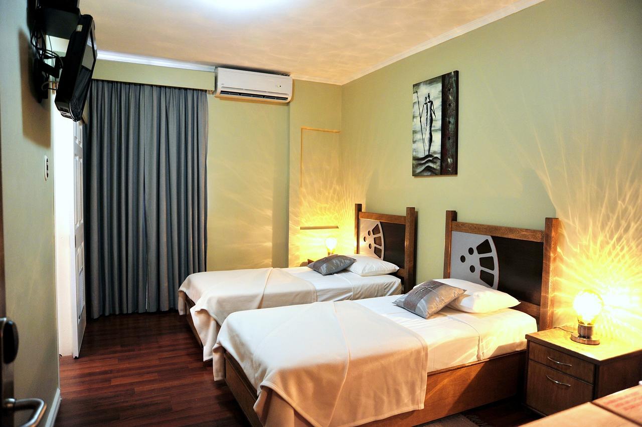 Culture Crossroads Inn Port of Spain Extérieur photo