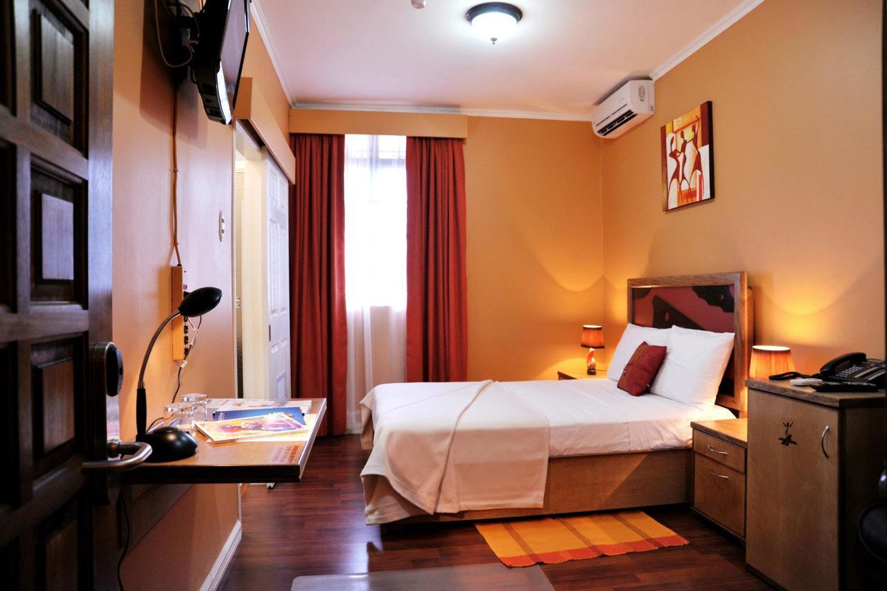 Culture Crossroads Inn Port of Spain Extérieur photo