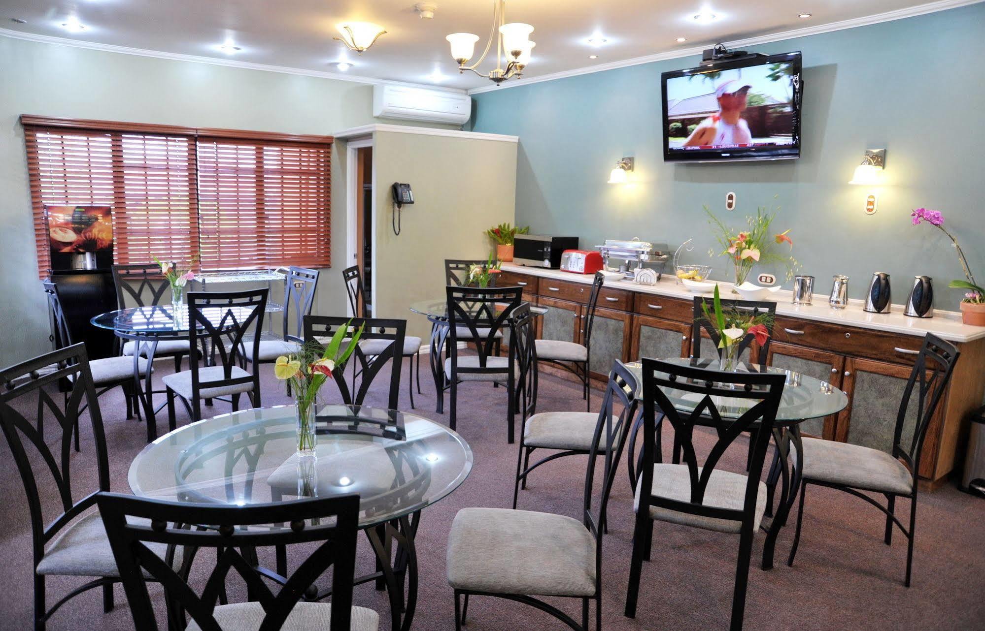Culture Crossroads Inn Port of Spain Extérieur photo