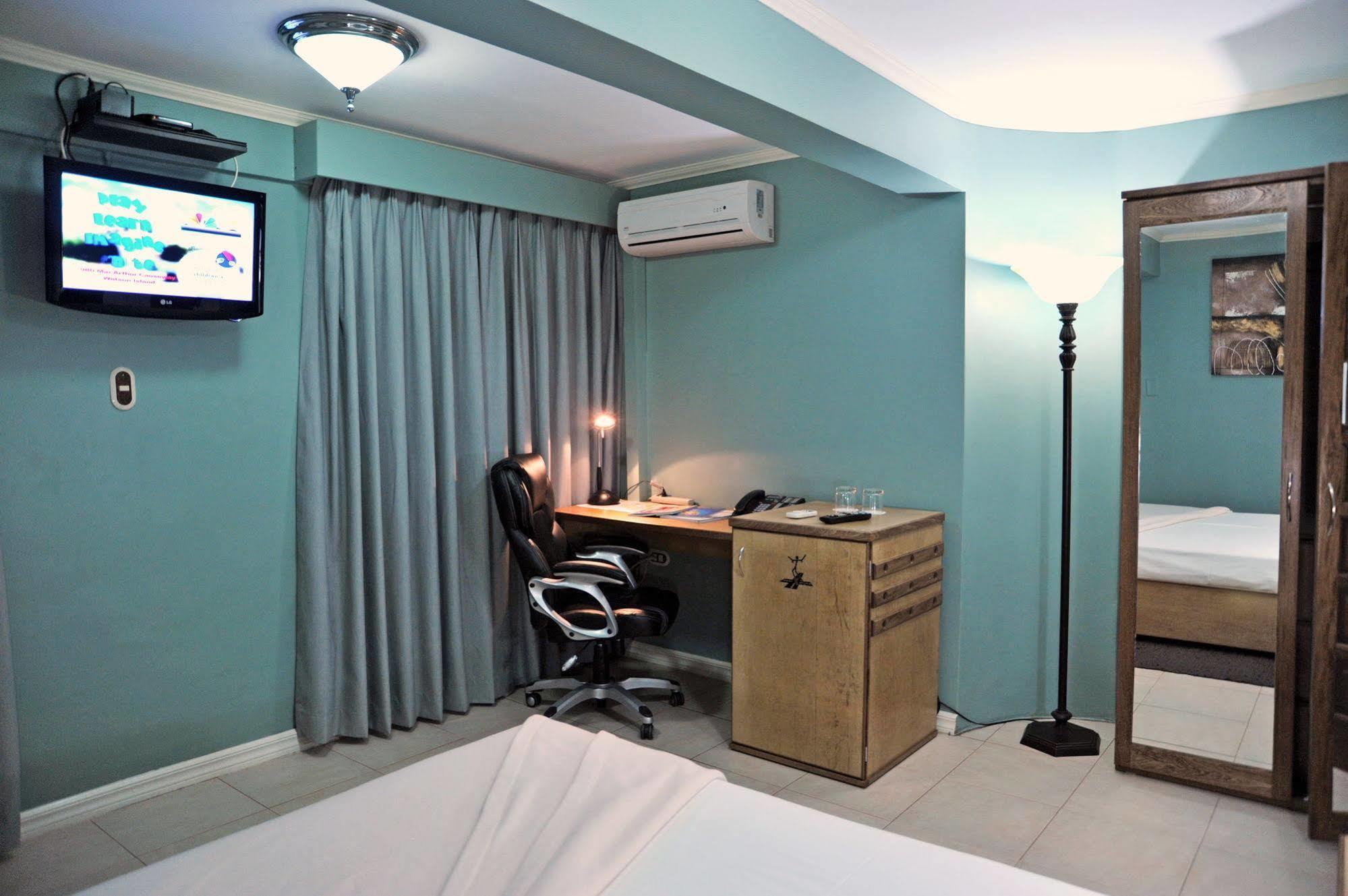Culture Crossroads Inn Port of Spain Extérieur photo