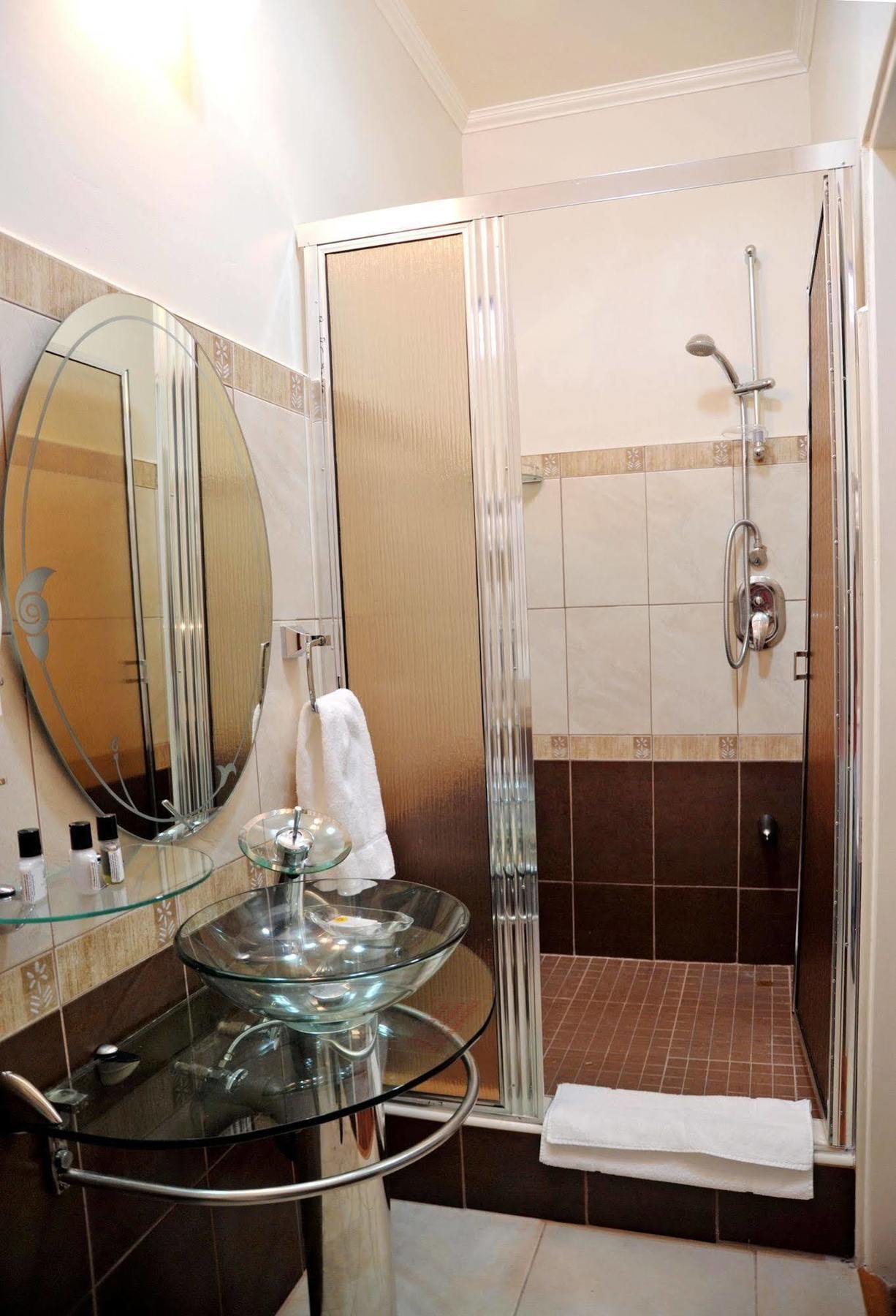 Culture Crossroads Inn Port of Spain Extérieur photo