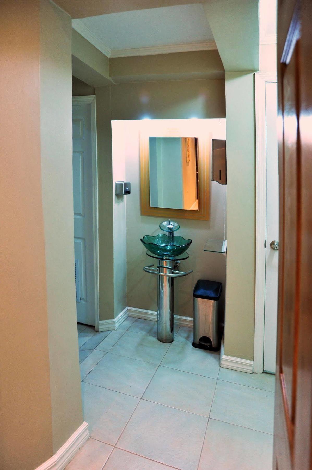 Culture Crossroads Inn Port of Spain Extérieur photo