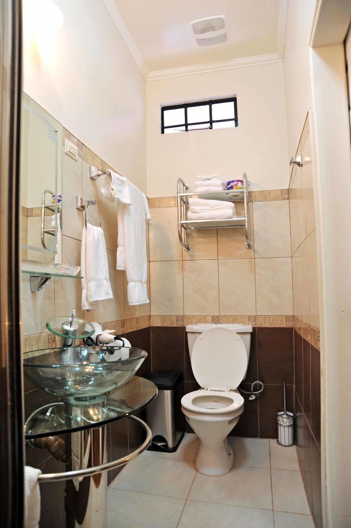 Culture Crossroads Inn Port of Spain Extérieur photo