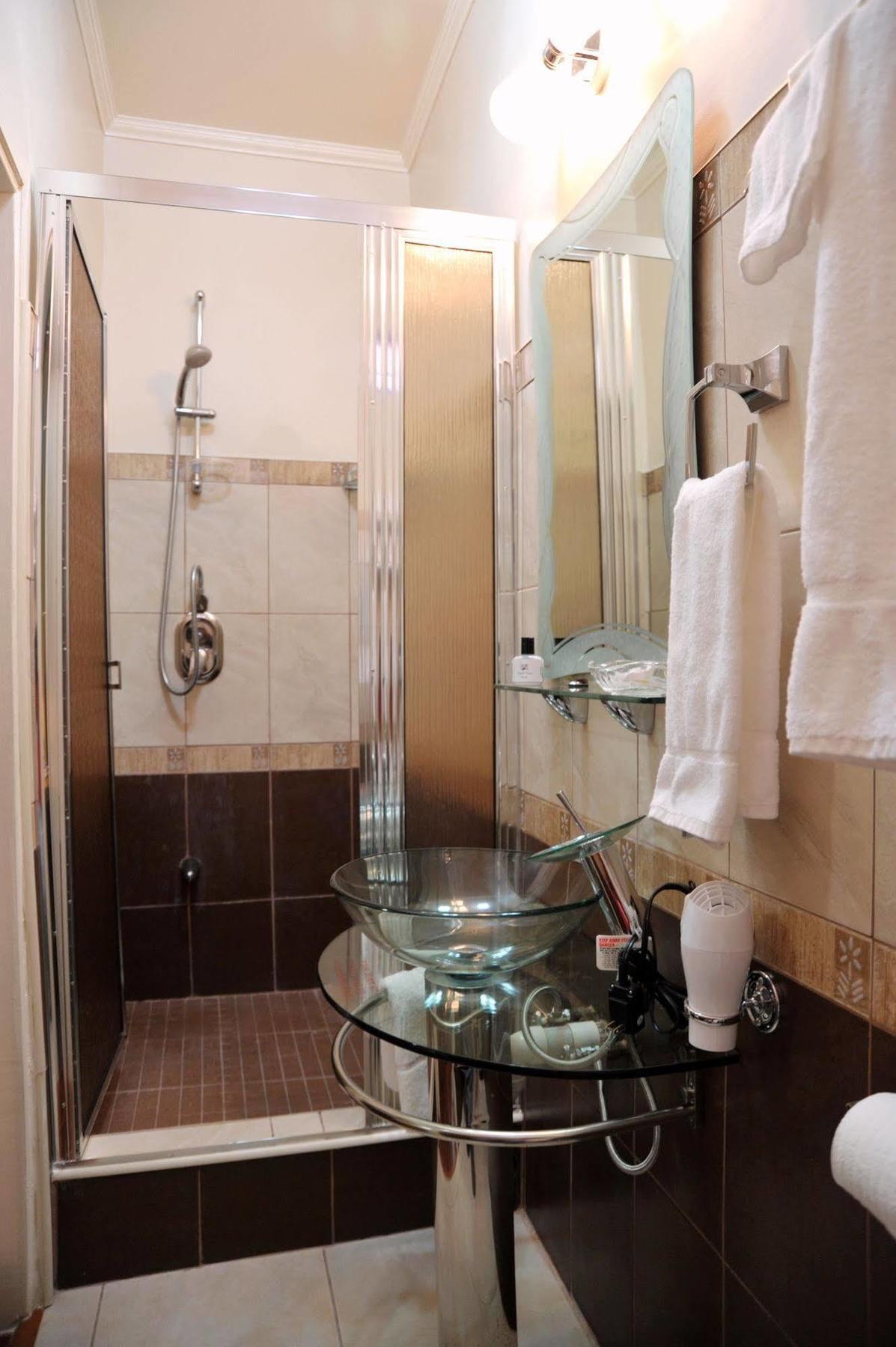 Culture Crossroads Inn Port of Spain Extérieur photo