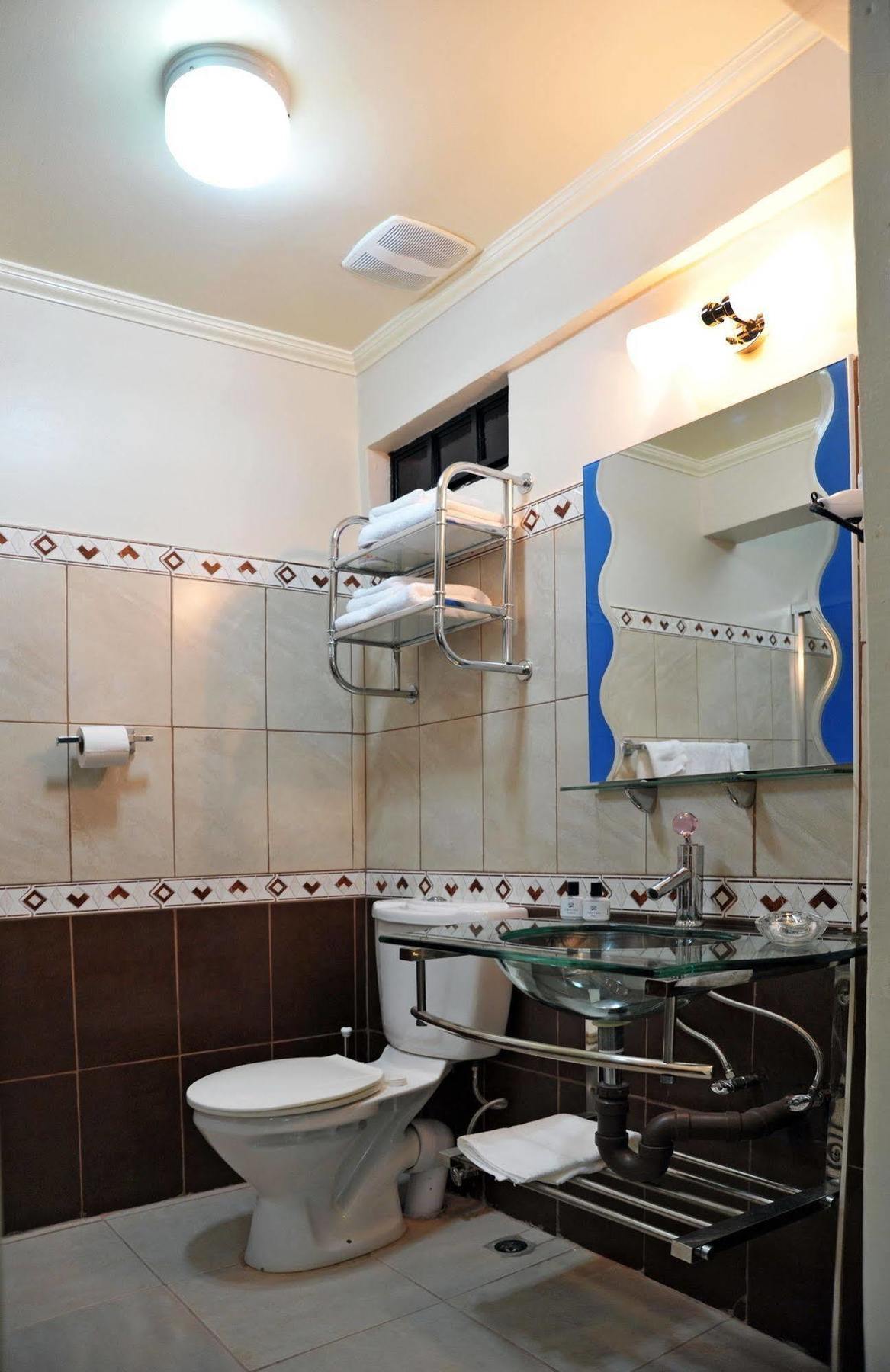 Culture Crossroads Inn Port of Spain Extérieur photo