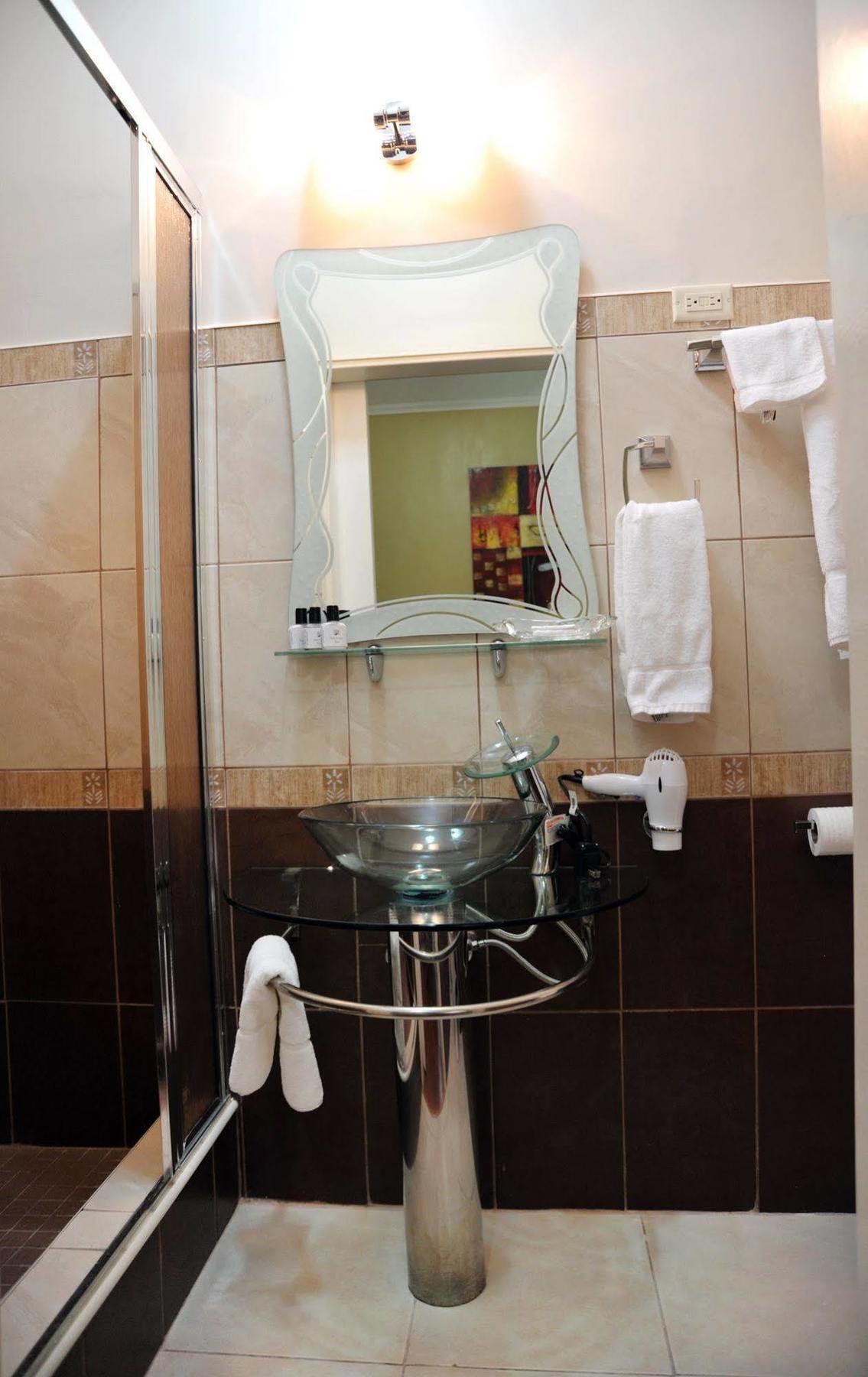 Culture Crossroads Inn Port of Spain Extérieur photo