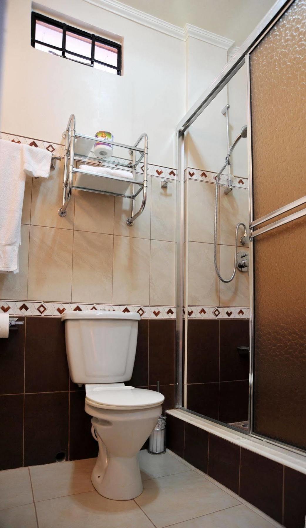 Culture Crossroads Inn Port of Spain Extérieur photo