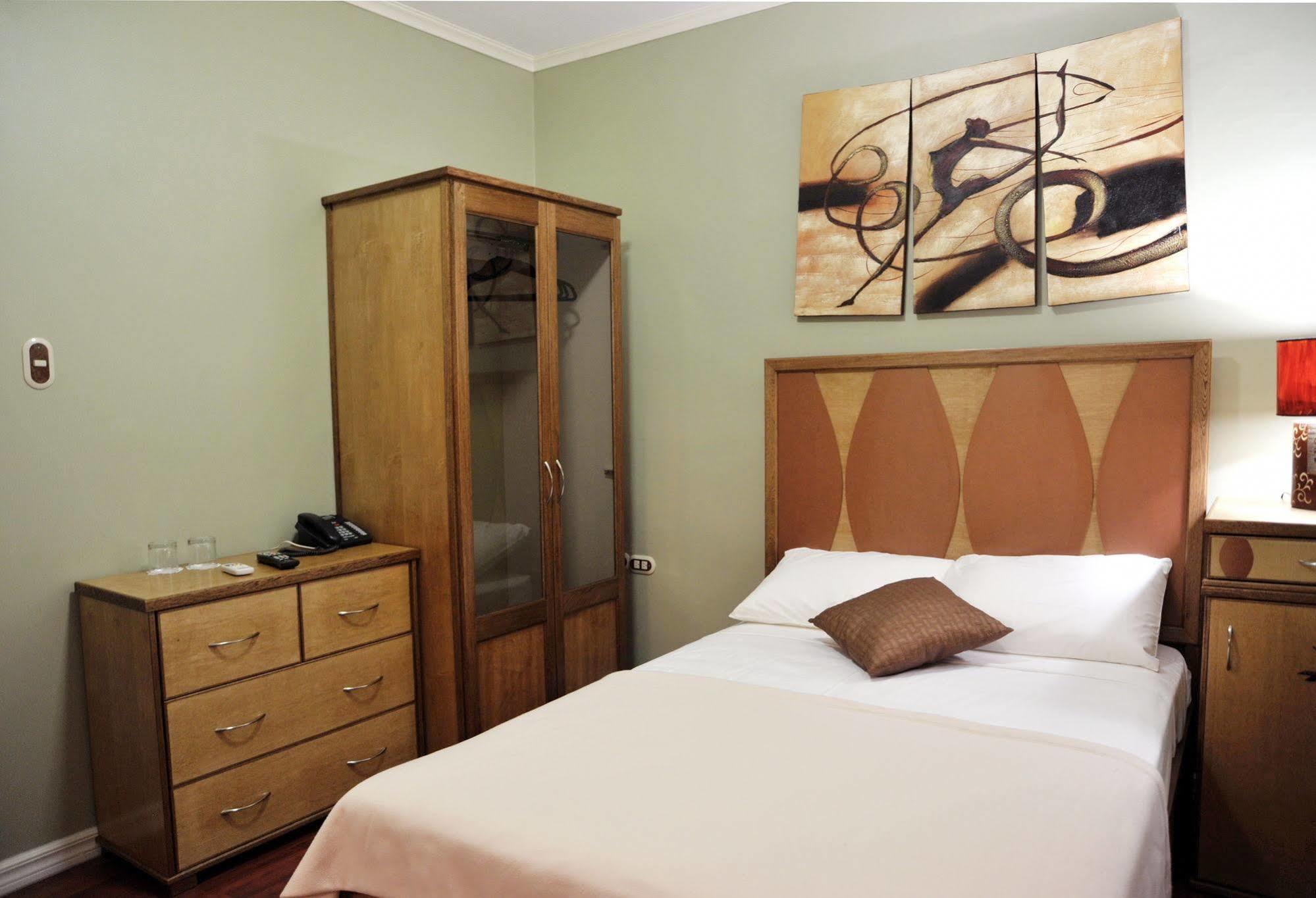 Culture Crossroads Inn Port of Spain Extérieur photo