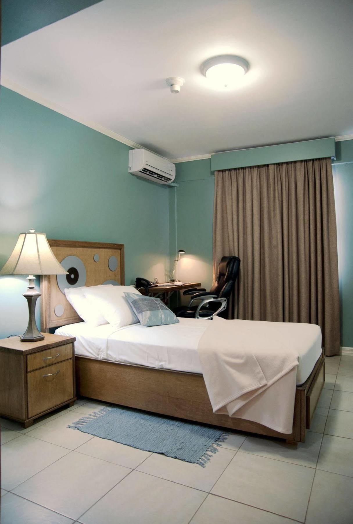 Culture Crossroads Inn Port of Spain Extérieur photo